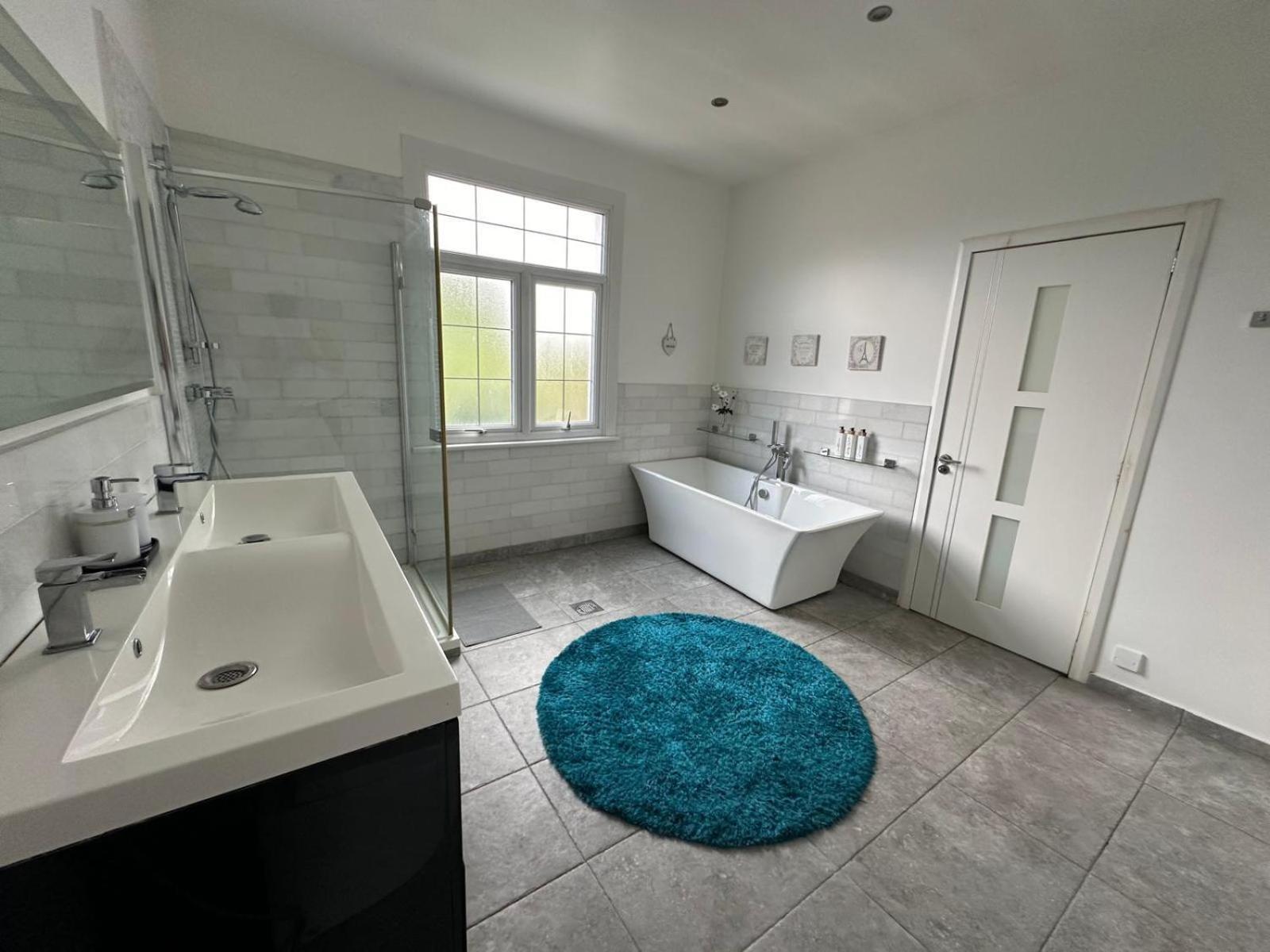 Luxurious Living 4 Bedroom Home Londen Buitenkant foto