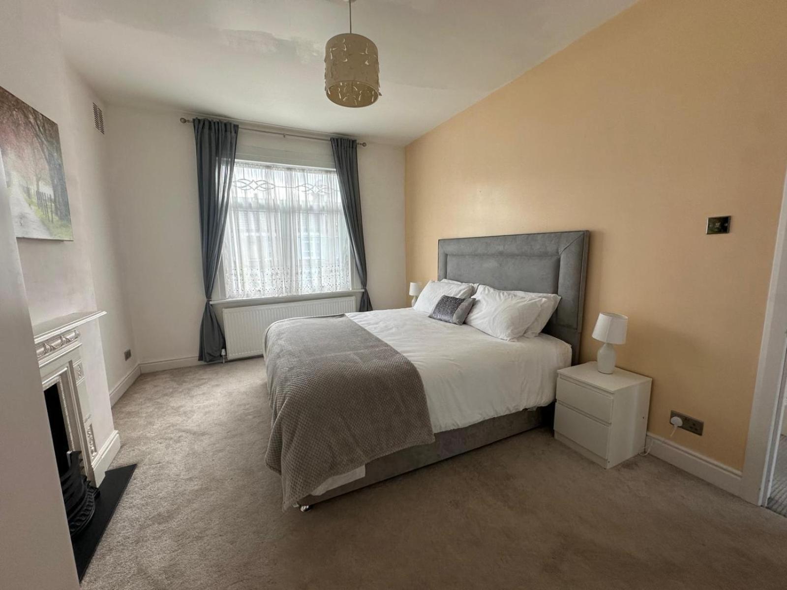 Luxurious Living 4 Bedroom Home Londen Buitenkant foto