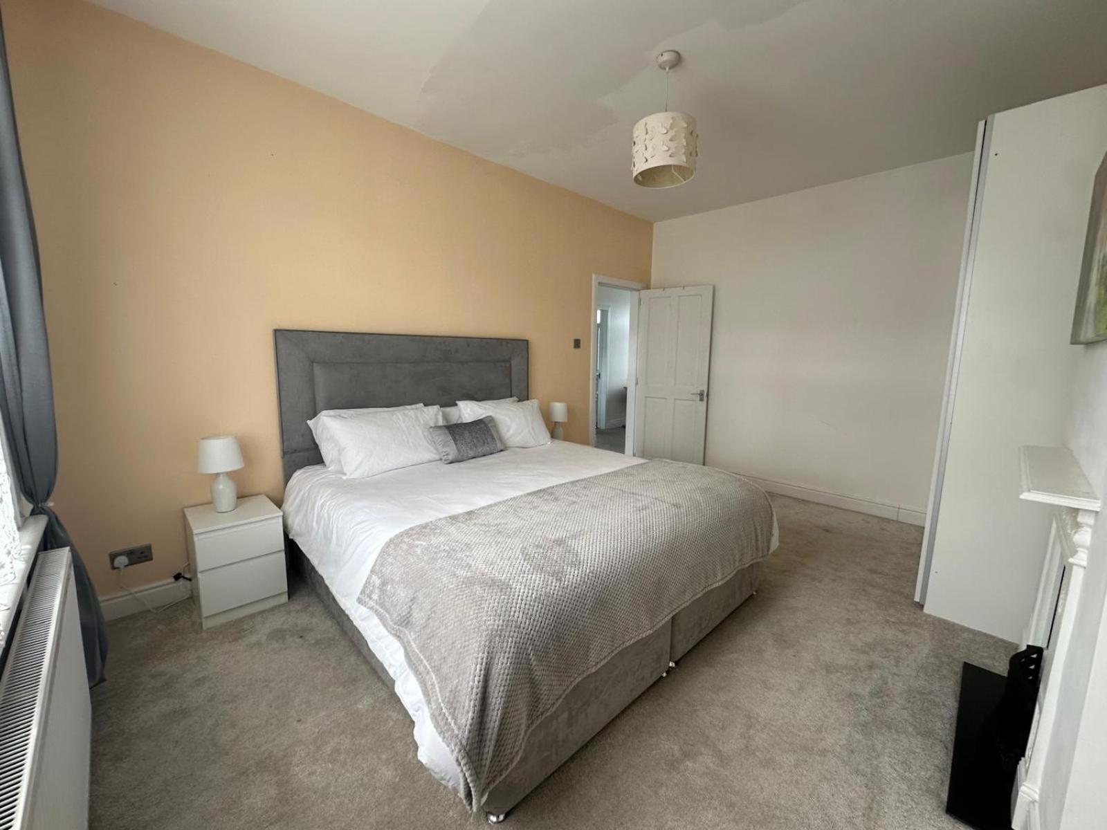 Luxurious Living 4 Bedroom Home Londen Buitenkant foto